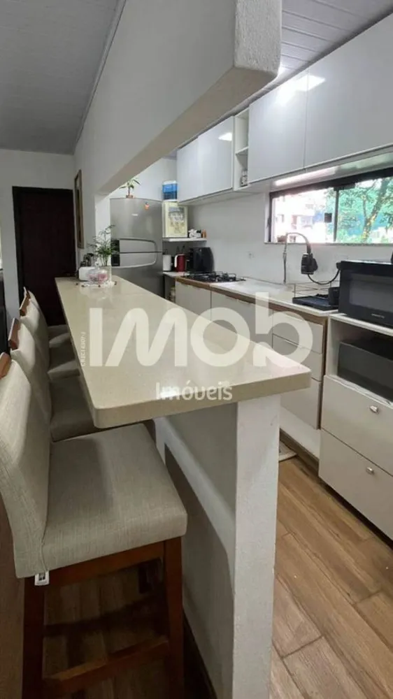 Casa, 4 quartos, 198 m² - Foto 2