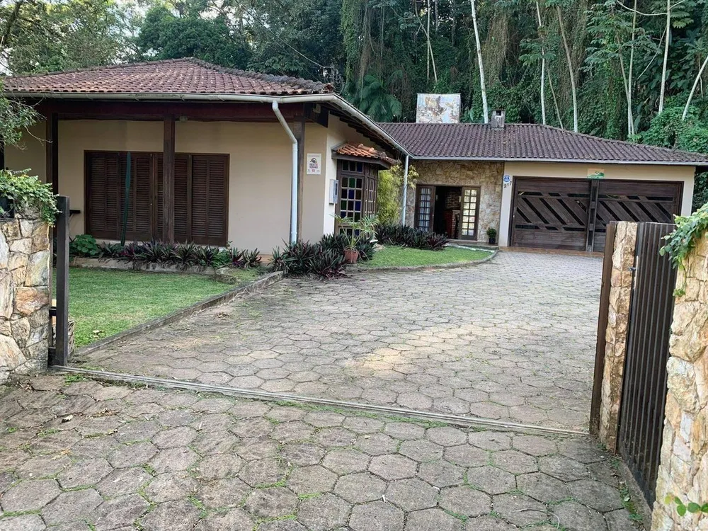 Casa, 4 quartos, 260 m² - Foto 1