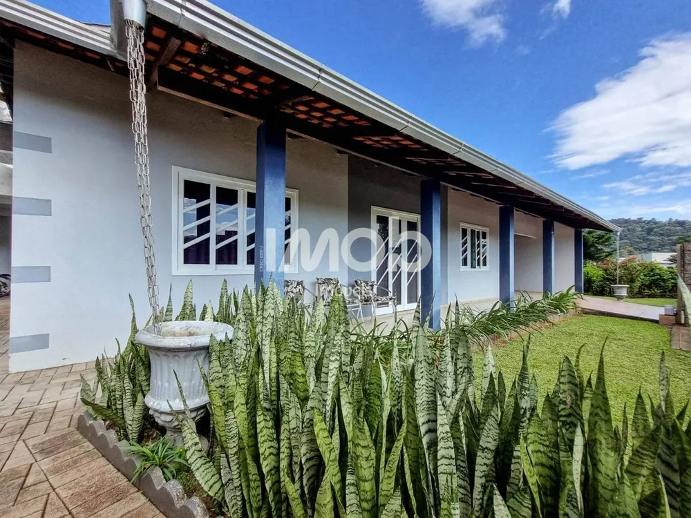 Casa, 3 quartos, 210 m² - Foto 1
