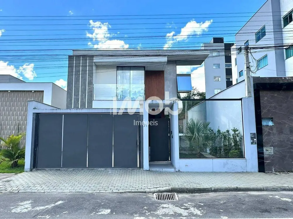 Casa, 4 quartos, 232 m² - Foto 1