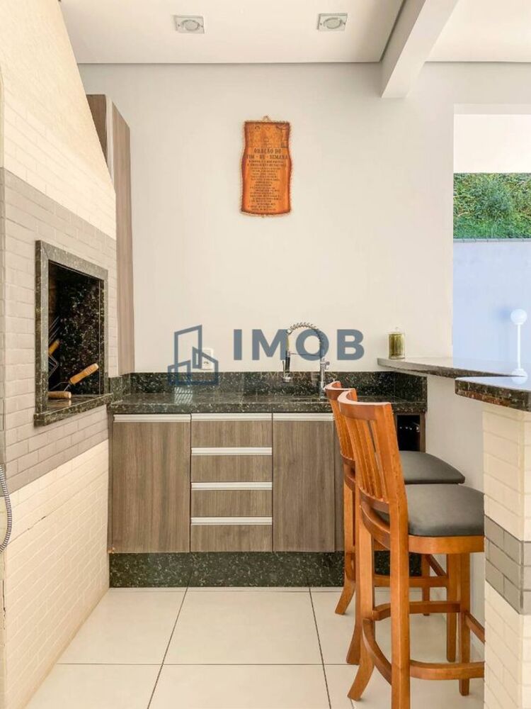Casa à venda com 3 quartos, 220m² - Foto 4