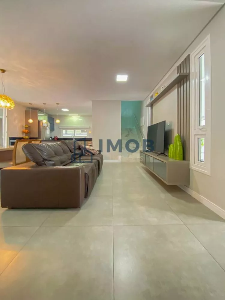 Casa à venda com 5 quartos, 297m² - Foto 5