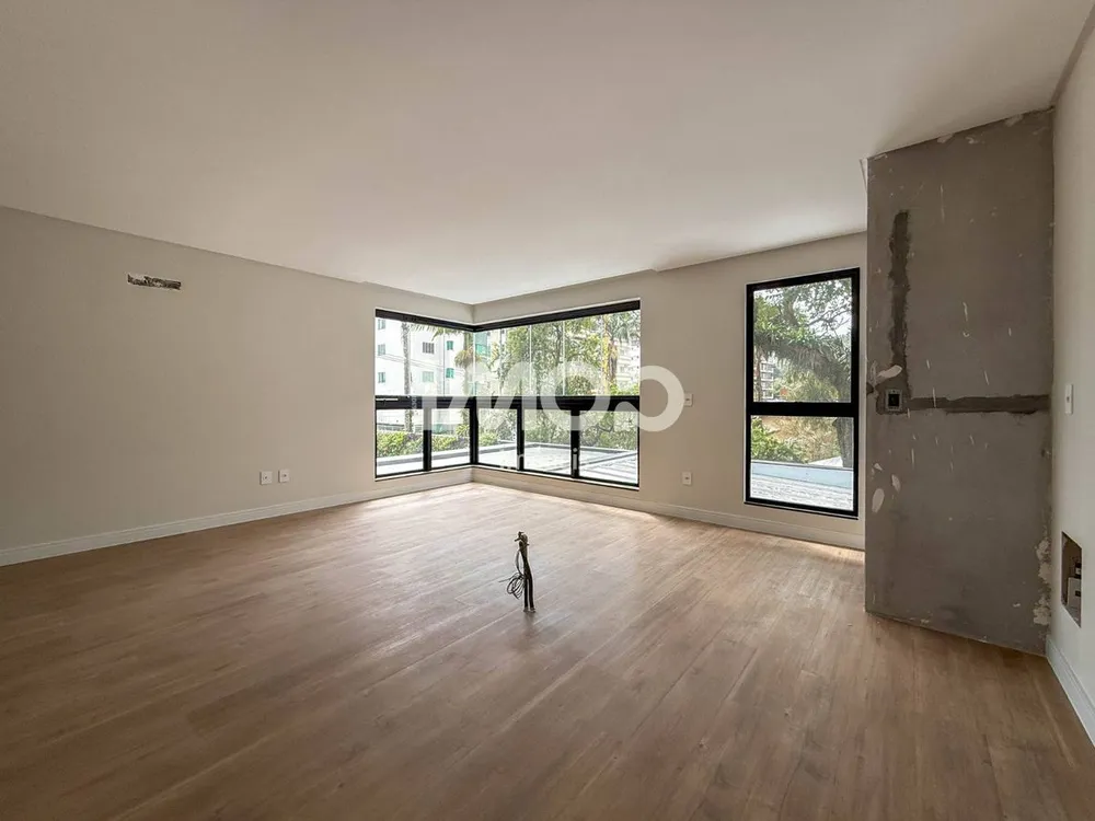 Apartamento, 3 quartos, 131 m² - Foto 2