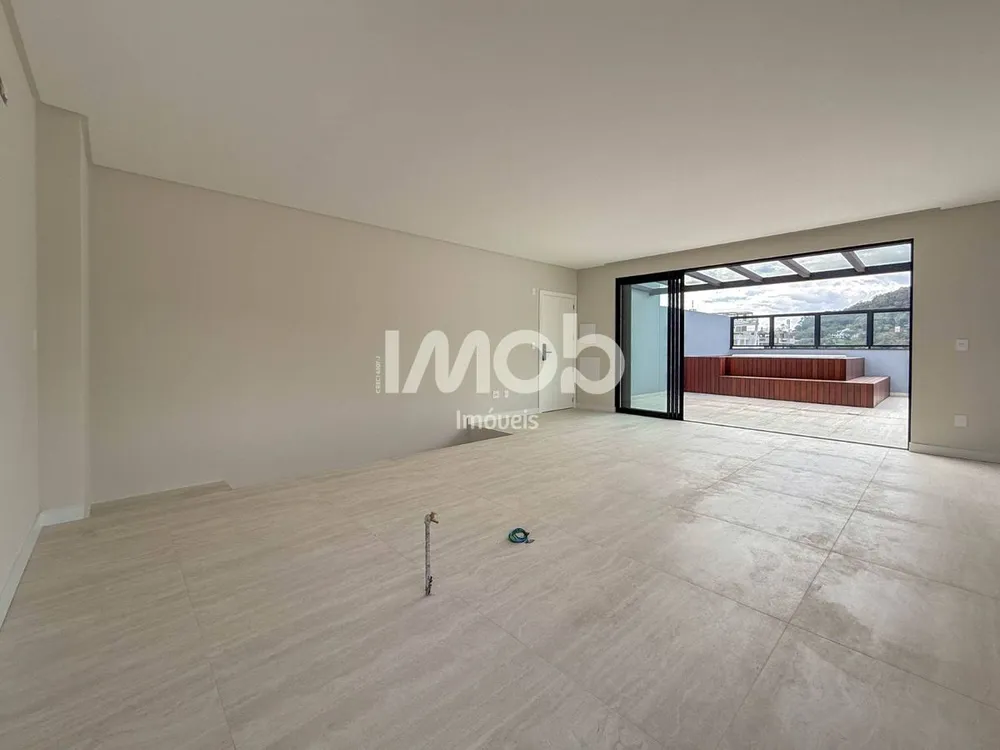 Cobertura, 3 quartos, 261 m² - Foto 3