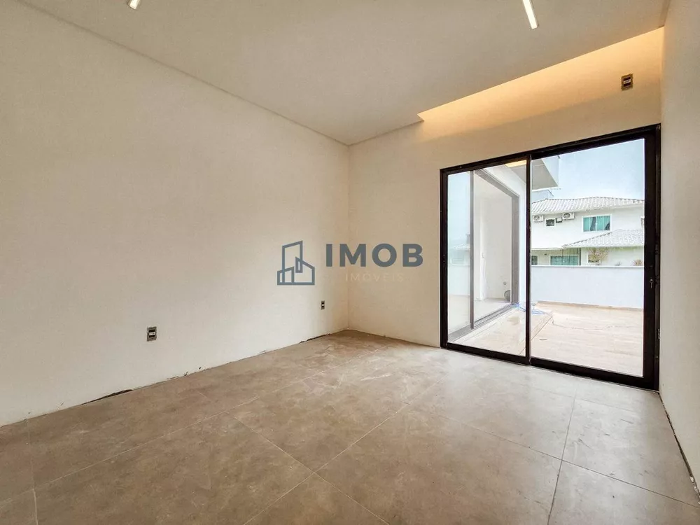 Casa à venda com 3 quartos, 205m² - Foto 11