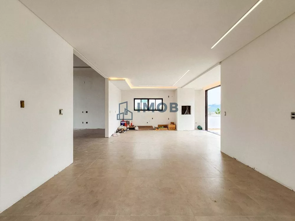 Casa à venda com 3 quartos, 205m² - Foto 5