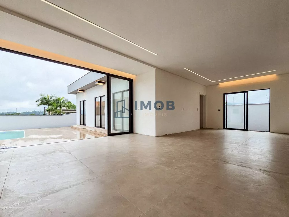 Casa à venda com 3 quartos, 205m² - Foto 9