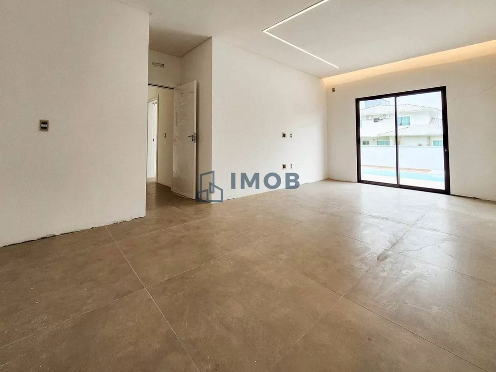 Casa à venda com 3 quartos, 205m² - Foto 7