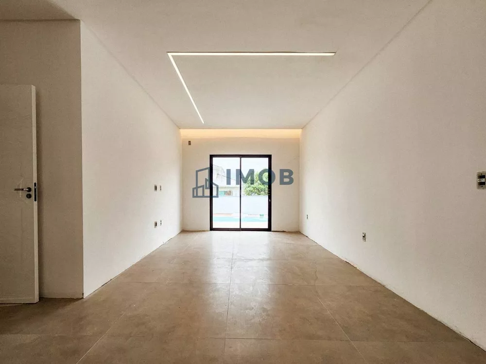 Casa à venda com 3 quartos, 205m² - Foto 6