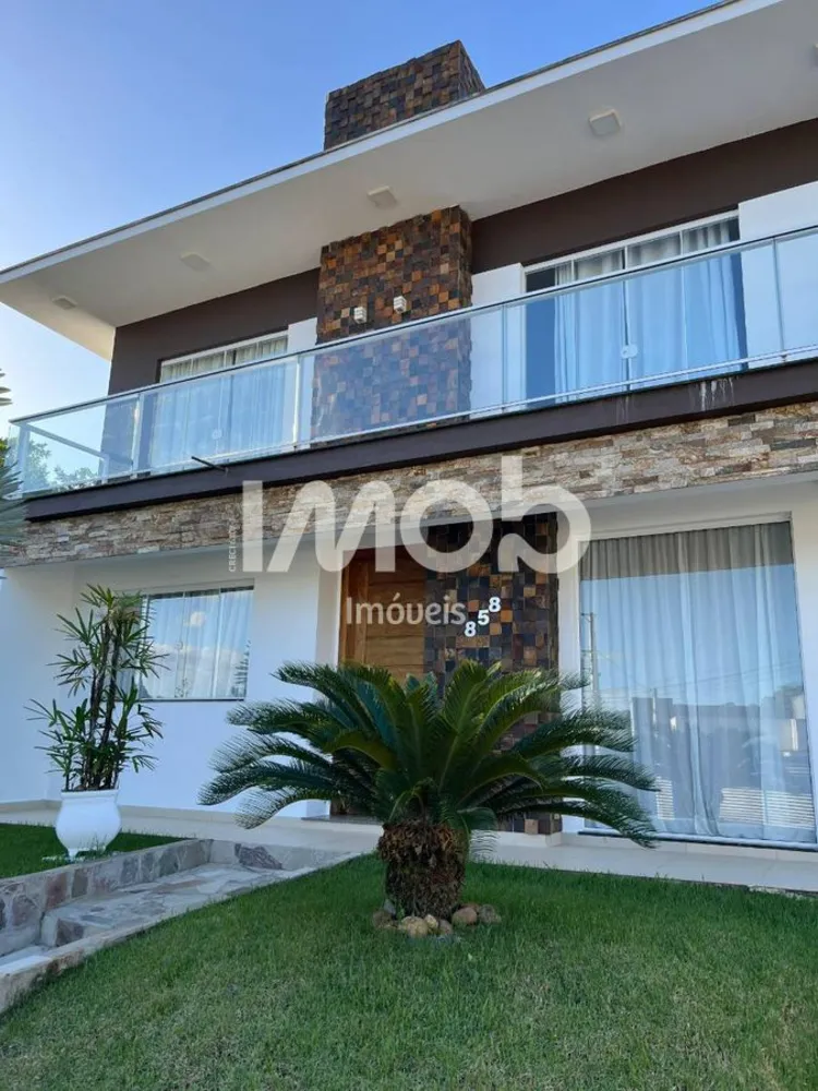 Casa, 3 quartos, 210 m² - Foto 1