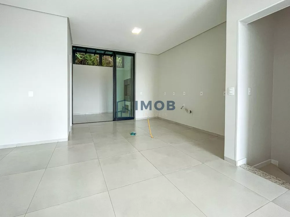 Casa à venda com 2 quartos, 130m² - Foto 8