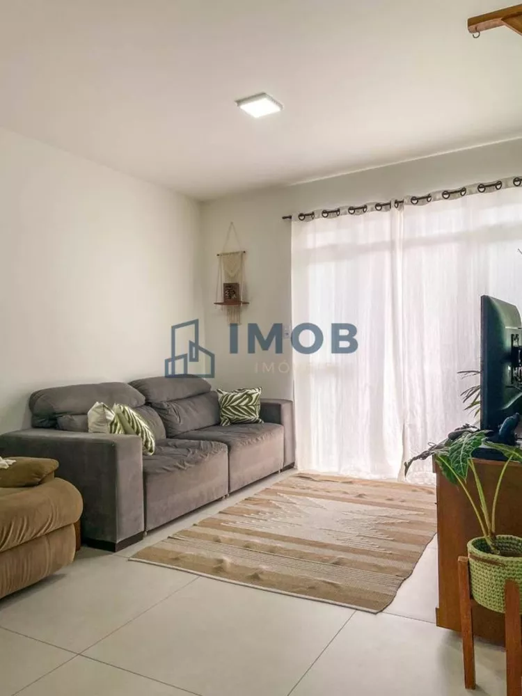 Apartamento à venda com 3 quartos, 153m² - Foto 2