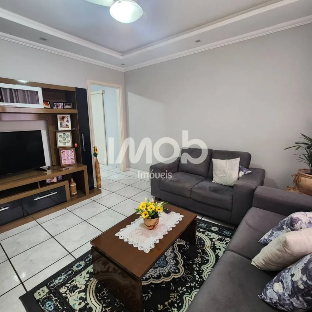 Casa, 4 quartos, 223 m² - Foto 1