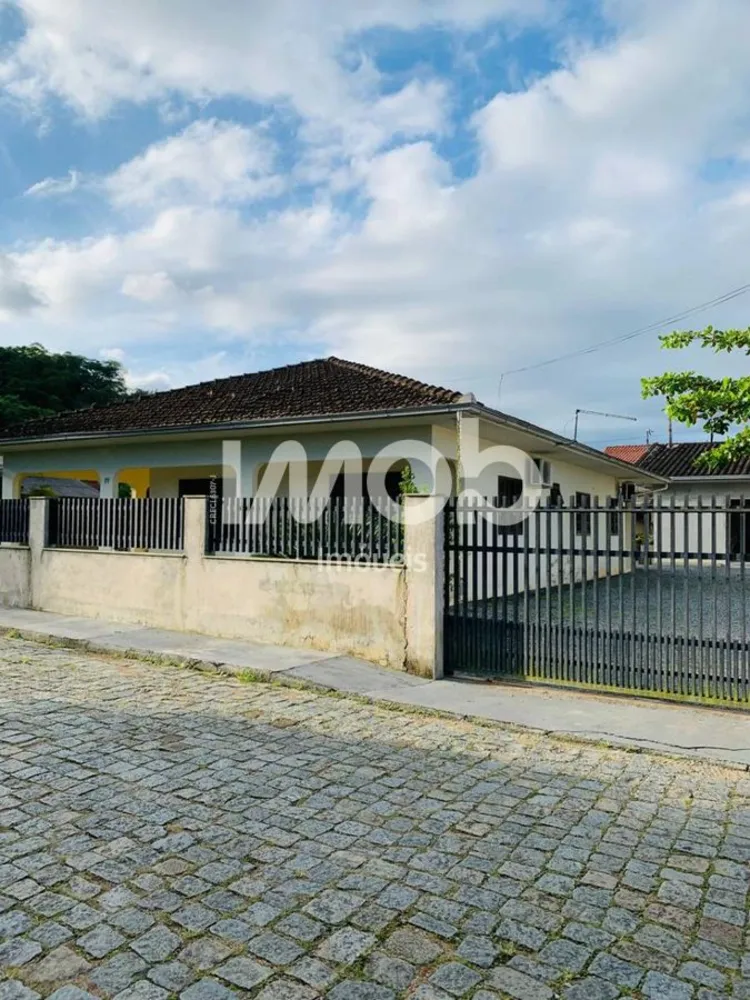 Casa, 3 quartos, 200 m² - Foto 1