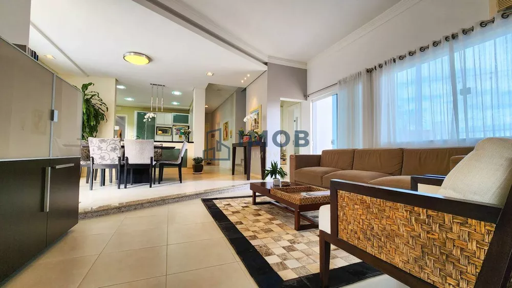 Casa à venda com 4 quartos, 297m² - Foto 11