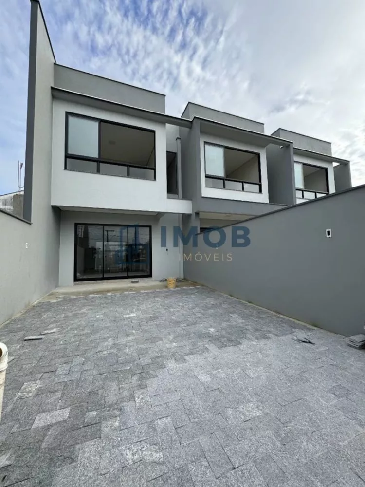 Casa à venda com 3 quartos, 105m² - Foto 1