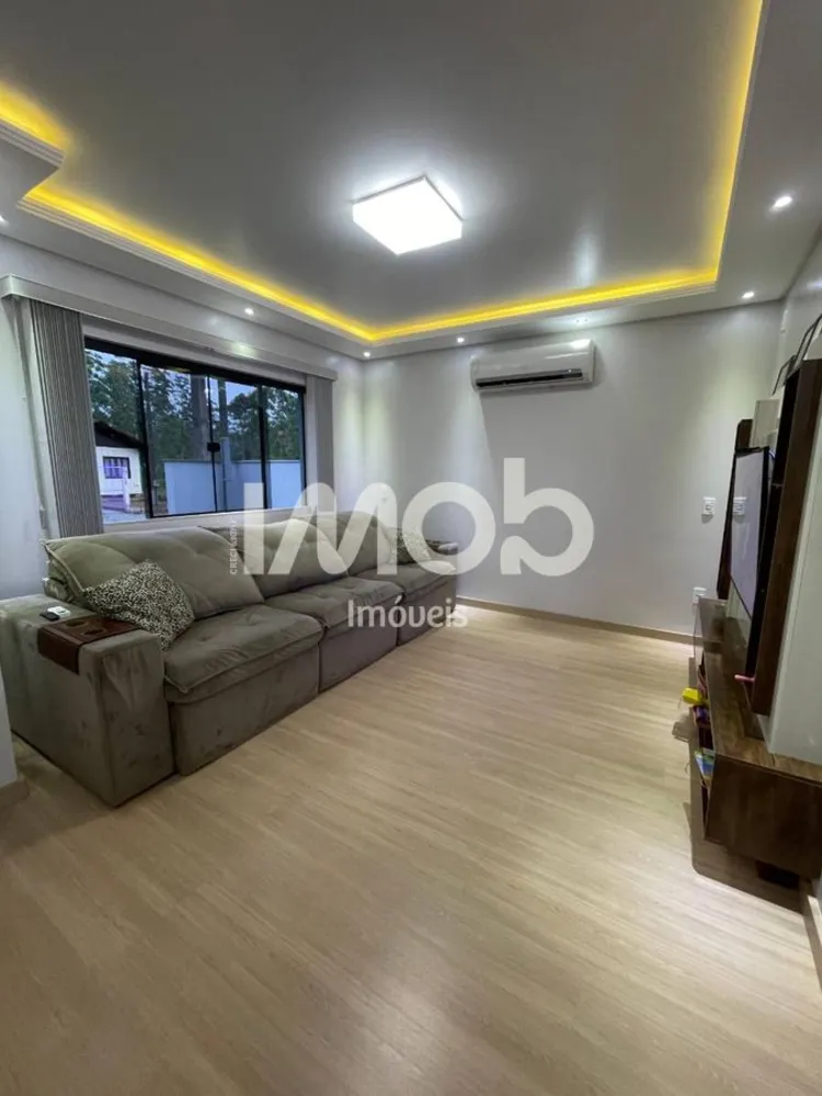 Casa, 3 quartos, 196 m² - Foto 1
