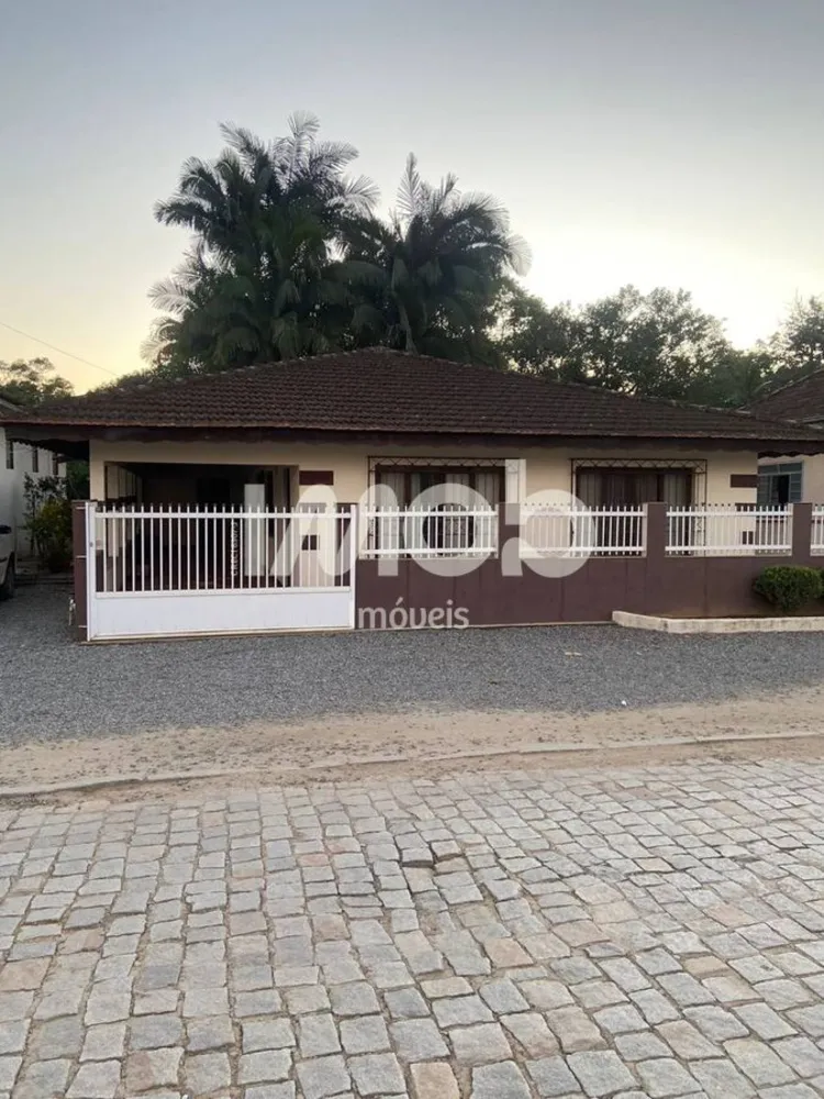 Casa, 3 quartos, 159 m² - Foto 1