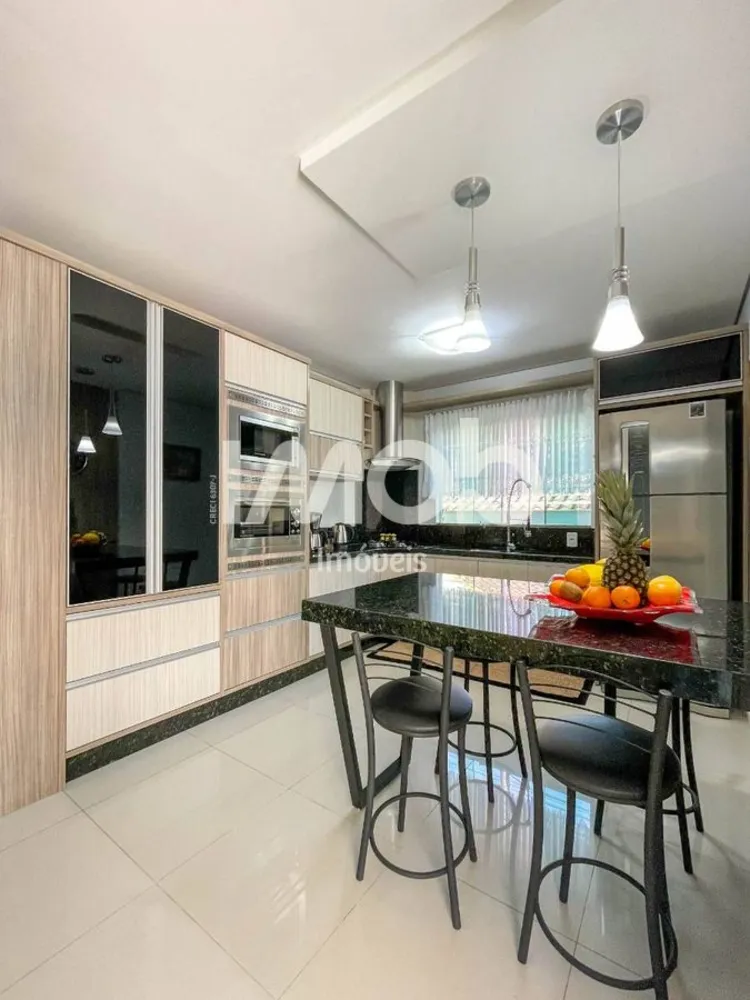 Casa, 3 quartos, 220 m² - Foto 8