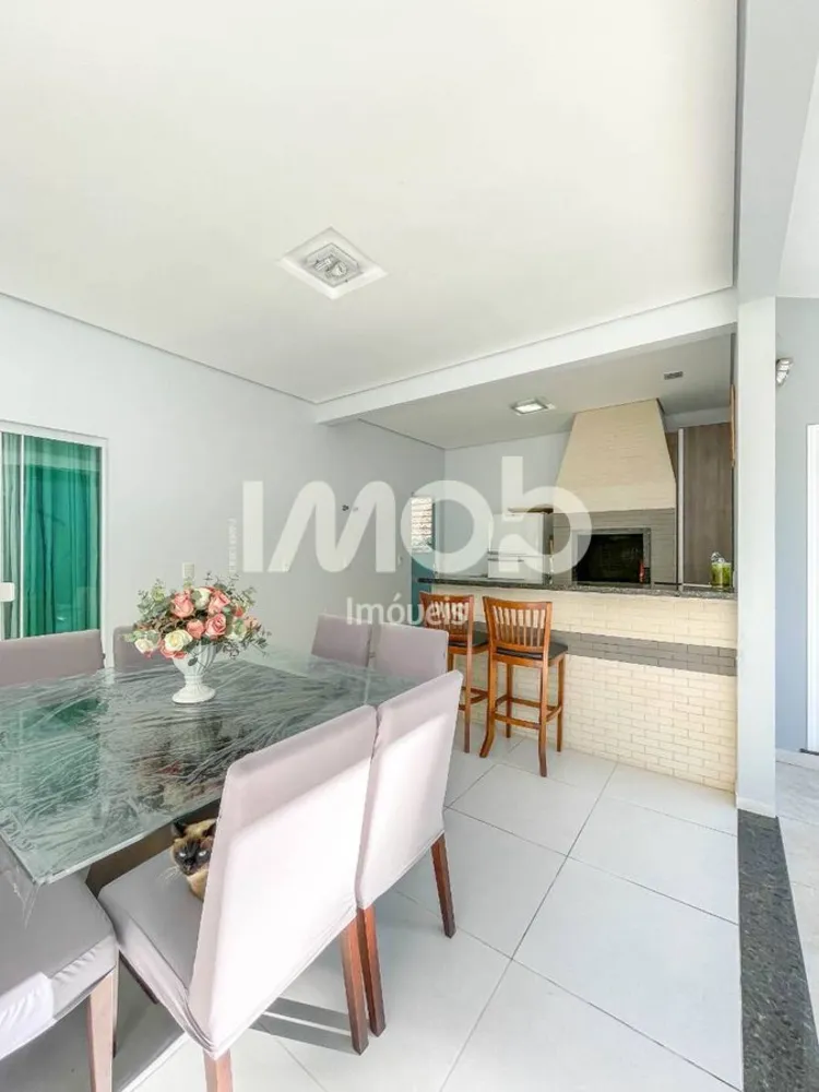 Casa, 3 quartos, 220 m² - Foto 1