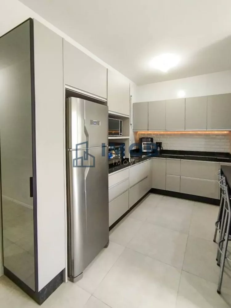 Casa à venda com 2 quartos, 55m² - Foto 6