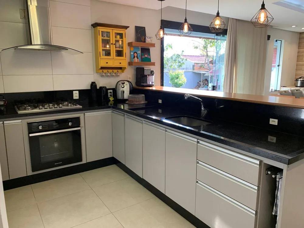 Casa, 3 quartos, 220 m² - Foto 2