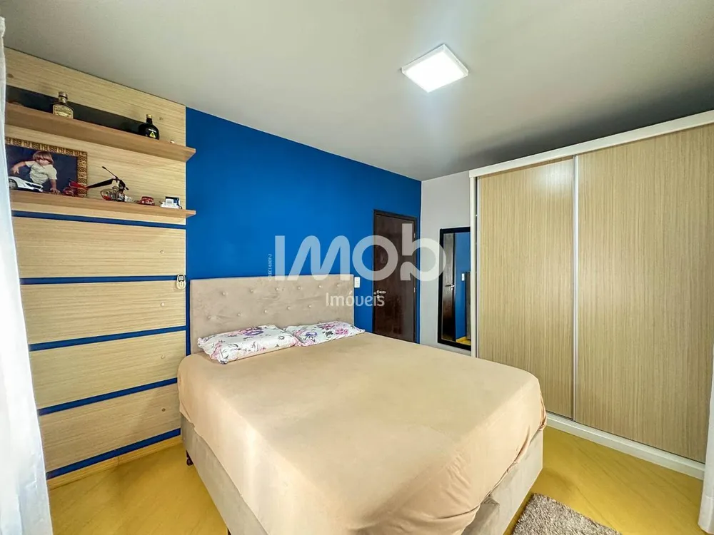 Casa, 4 quartos, 241 m² - Foto 1
