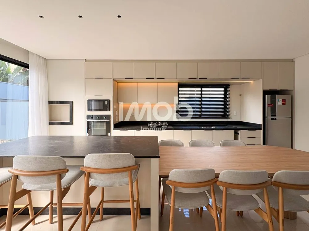 Casa, 3 quartos, 178 m² - Foto 2
