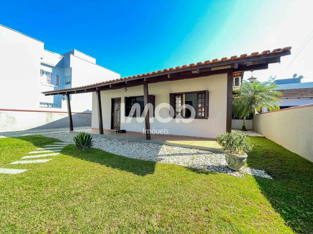 Casa, 3 quartos, 179 m² - Foto 1
