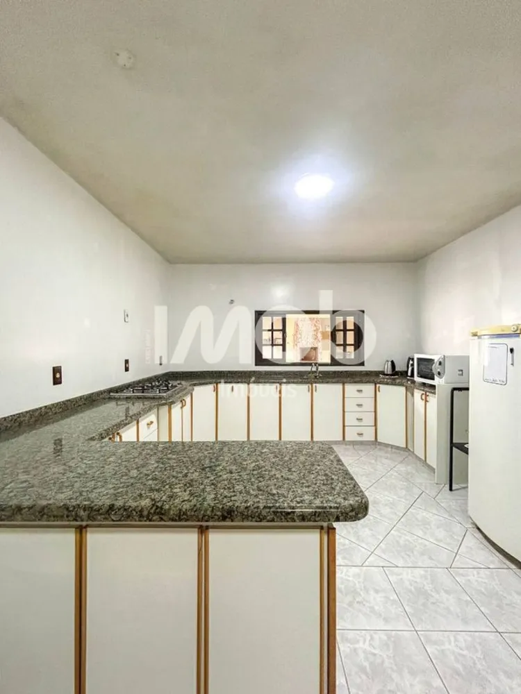 Casa, 3 quartos, 212 m² - Foto 4