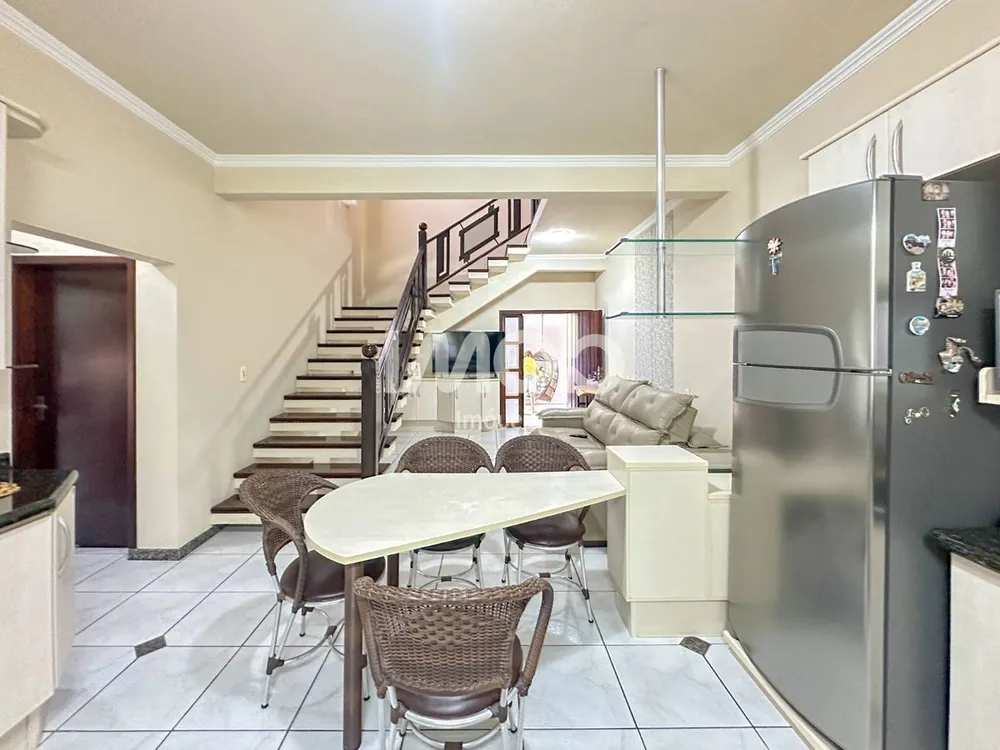 Casa, 4 quartos, 302 m² - Foto 4