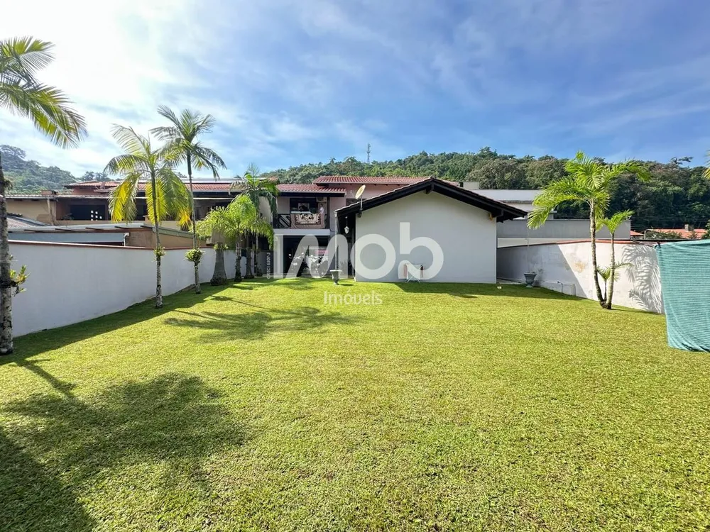 Casa, 4 quartos, 302 m² - Foto 1