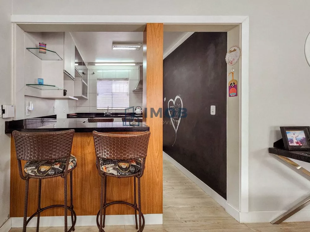 Casa à venda com 3 quartos, 180m² - Foto 9