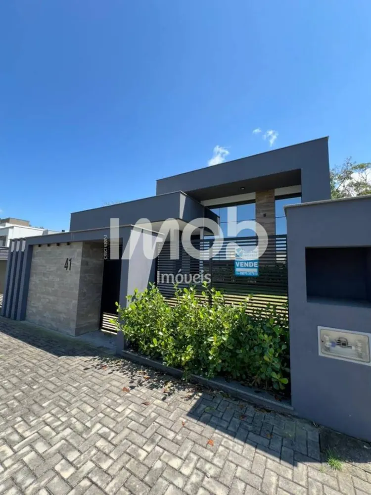 Casa, 3 quartos, 242 m² - Foto 1