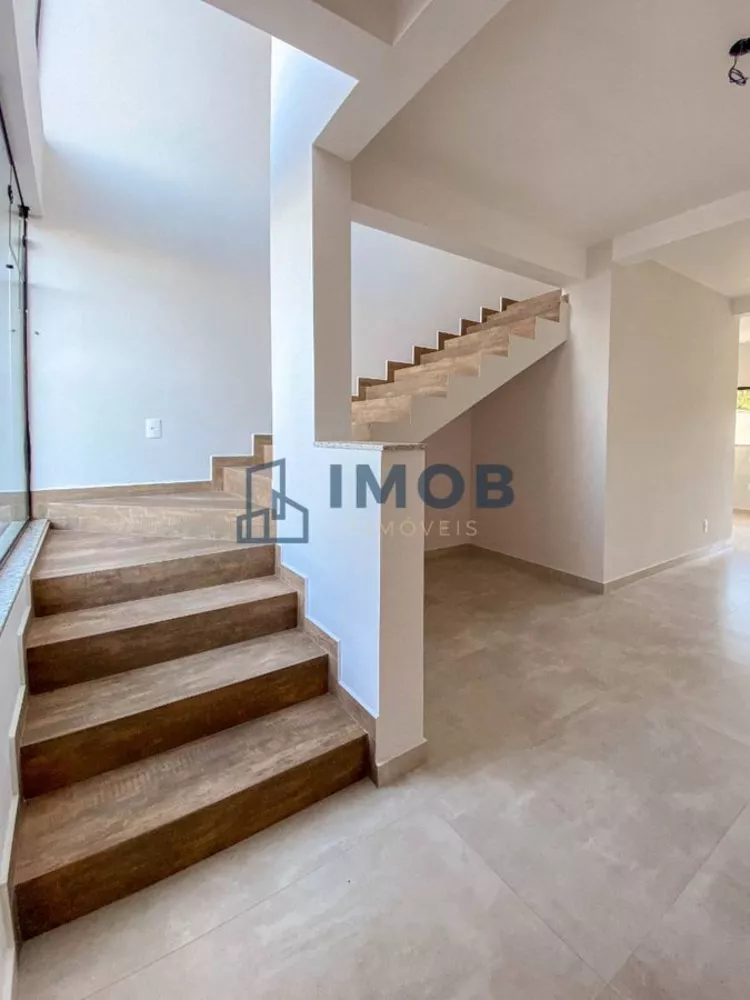 Casa à venda com 2 quartos, 85m² - Foto 2