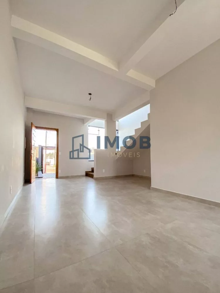 Casa à venda com 2 quartos, 85m² - Foto 4