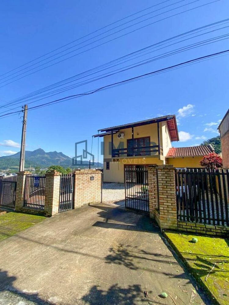 Casa à venda com 2 quartos, 181m² - Foto 2