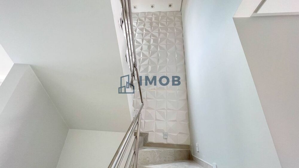 Casa à venda com 3 quartos, 138m² - Foto 2