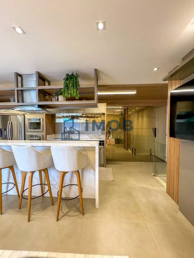 Apartamento à venda com 3 quartos, 244m² - Foto 4