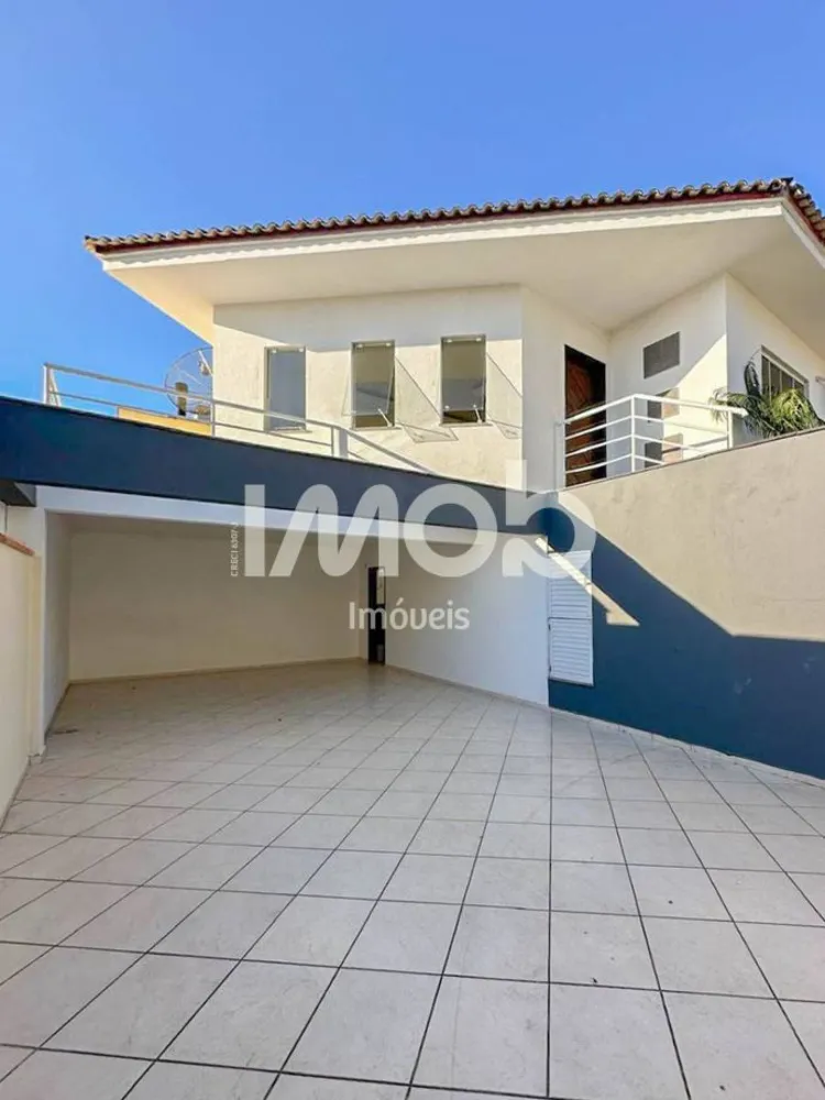 Casa, 3 quartos, 215 m² - Foto 2