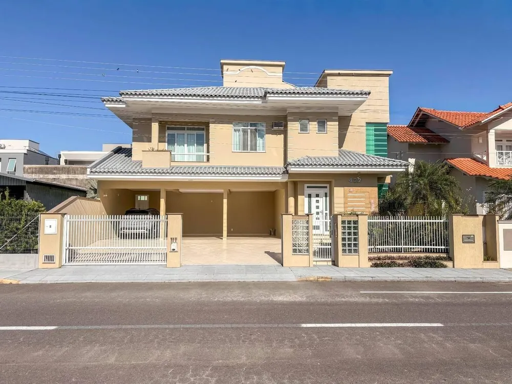 Casa, 3 quartos, 289 m² - Foto 1