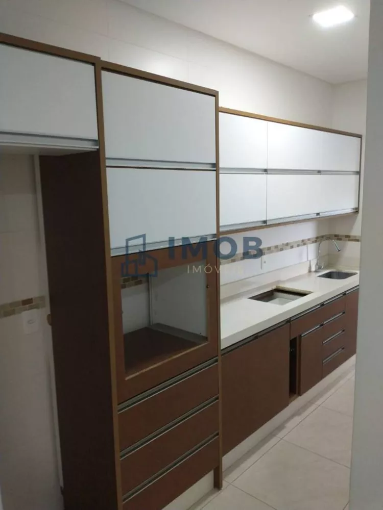 Apartamento à venda com 2 quartos, 68m² - Foto 1