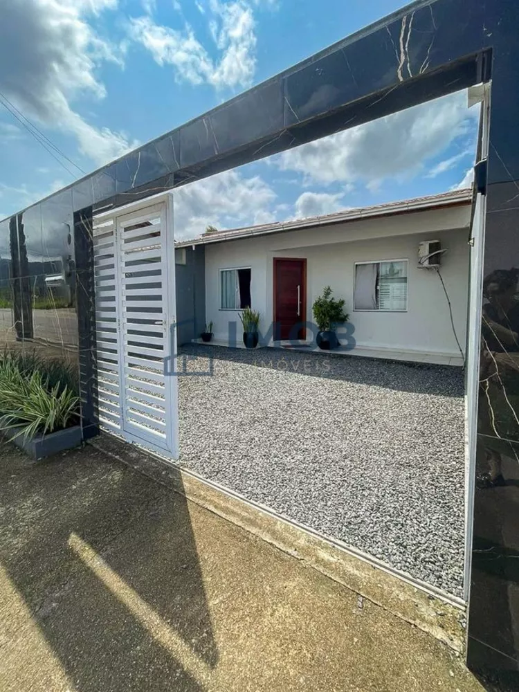 Casa à venda com 2 quartos, 55m² - Foto 2