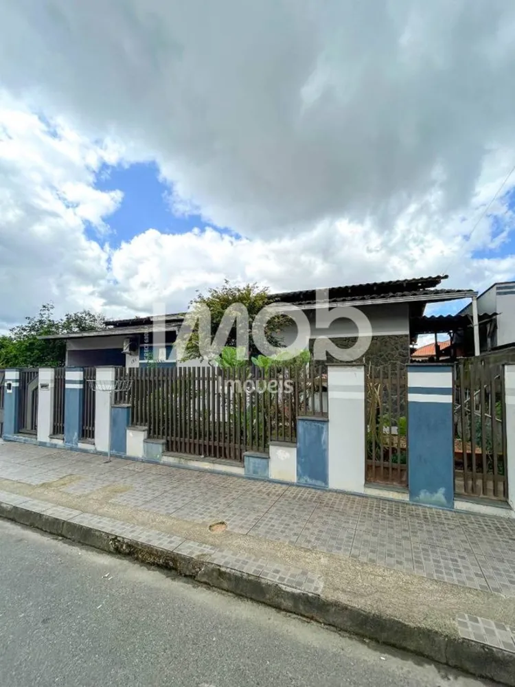 Casa, 3 quartos, 220 m² - Foto 1