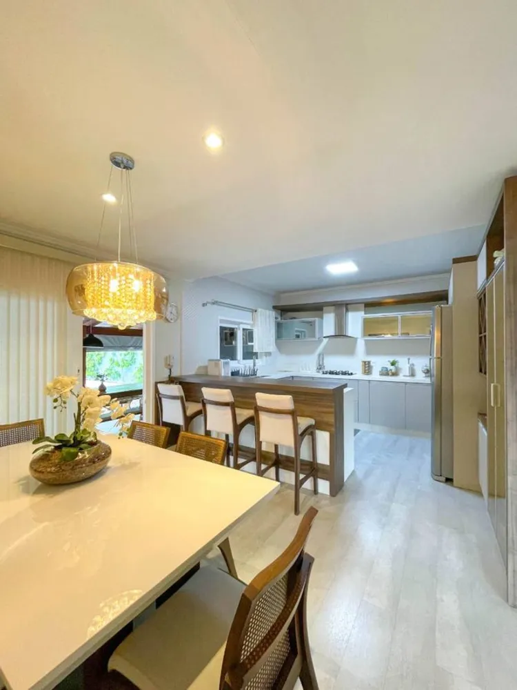 Casa, 4 quartos, 240 m² - Foto 4