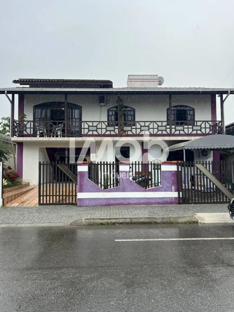 Casa, 4 quartos, 248 m² - Foto 1
