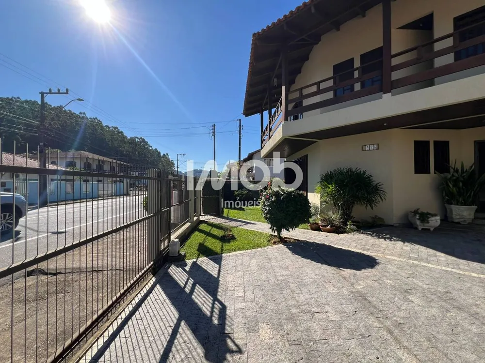 Casa, 4 quartos, 282 m² - Foto 2