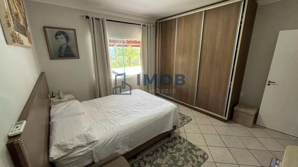 Casa à venda com 4 quartos, 311m² - Foto 8