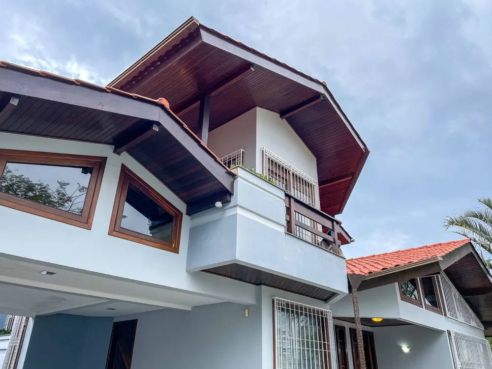 Casa, 6 quartos, 352 m² - Foto 1