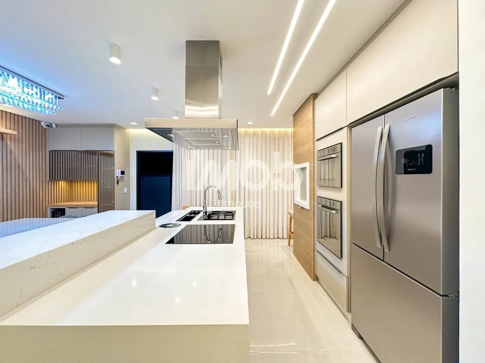 Casa, 3 quartos, 282 m² - Foto 3